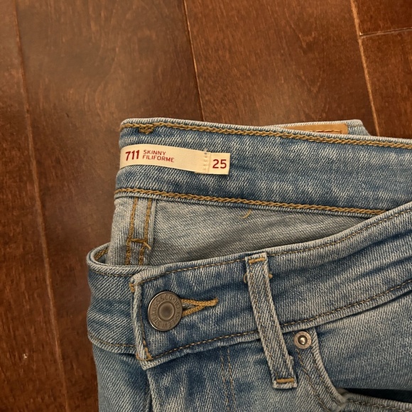 Levi’s 711 - Picture 1 of 2